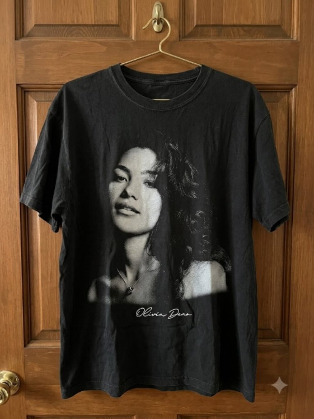 Olivia Dean shirt